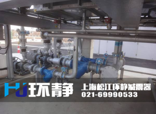 <a href=http://www.lawcollege.com.cn/products/xiangjiaojietou/danqiu target=_blank class=infotextkey>單球體<a href=http://www.lawcollege.com.cn target=_blank class=infotextkey>橡膠接頭</a></a>運(yùn)行車間